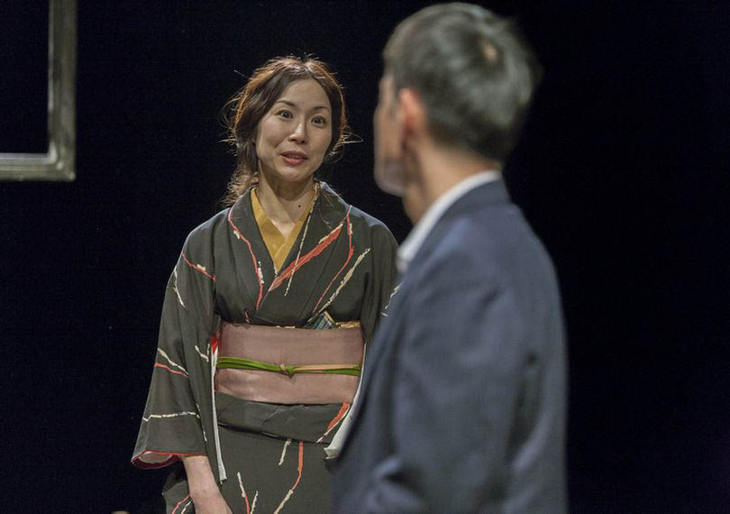 闇のうつつに我は我かは